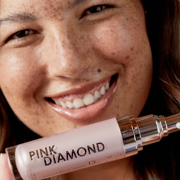 Rodial Pink Diamond Lifting Serum - Picture 4 of 9